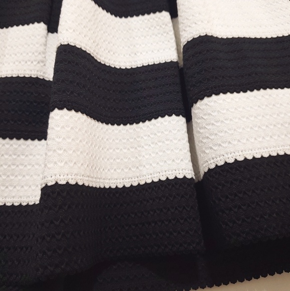 🌸Express Women's Pleated Skirt - Picture 3 of 6